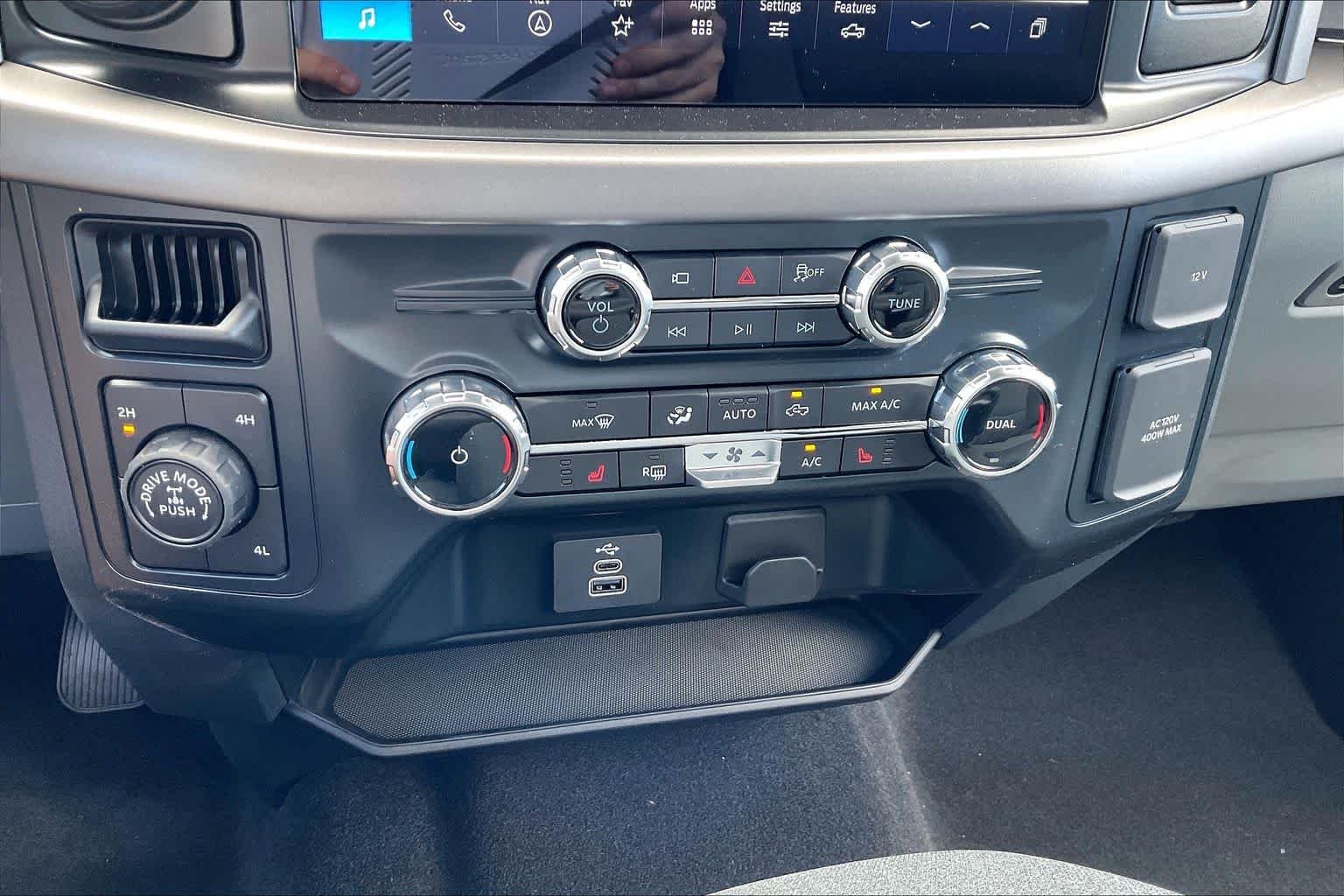 New 2026 Agate Black Metallic Ford XLT image 17