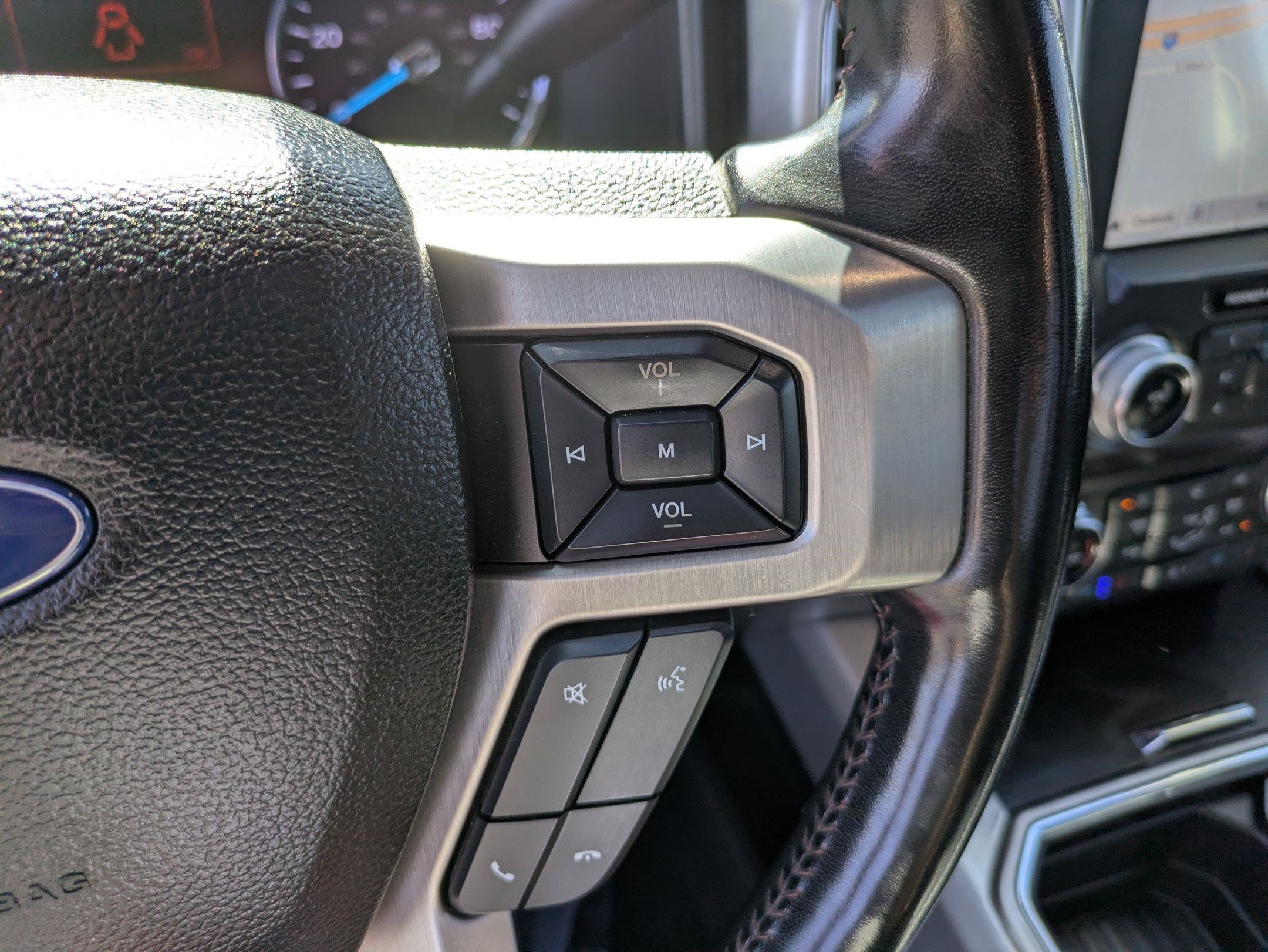 Used 2019 White Platinum Clearcoat Metallic Ford Platinum image 18