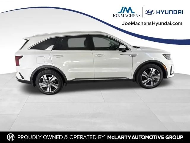 Used 2023 White Kia SX Prestige image 4