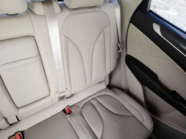 Used 2019 Black Lincoln Reserve image 17