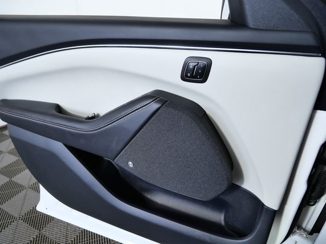 Used 2025 White Ford Premium image 21