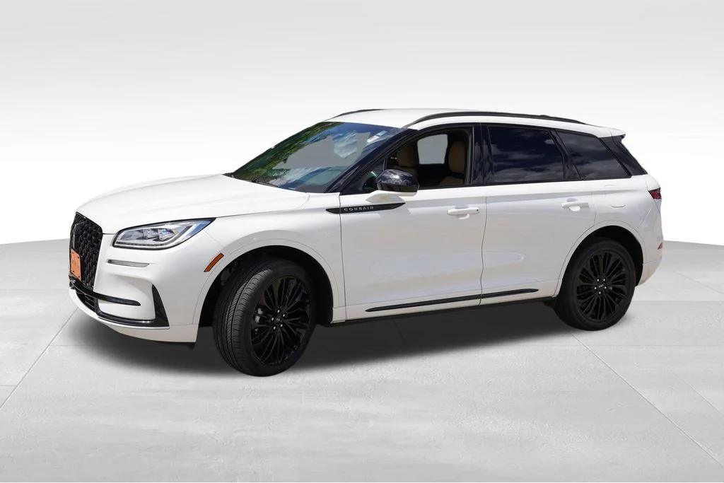 Used 2023 Pristine White Metallic Tri-Coat Lincoln Reserve image 10