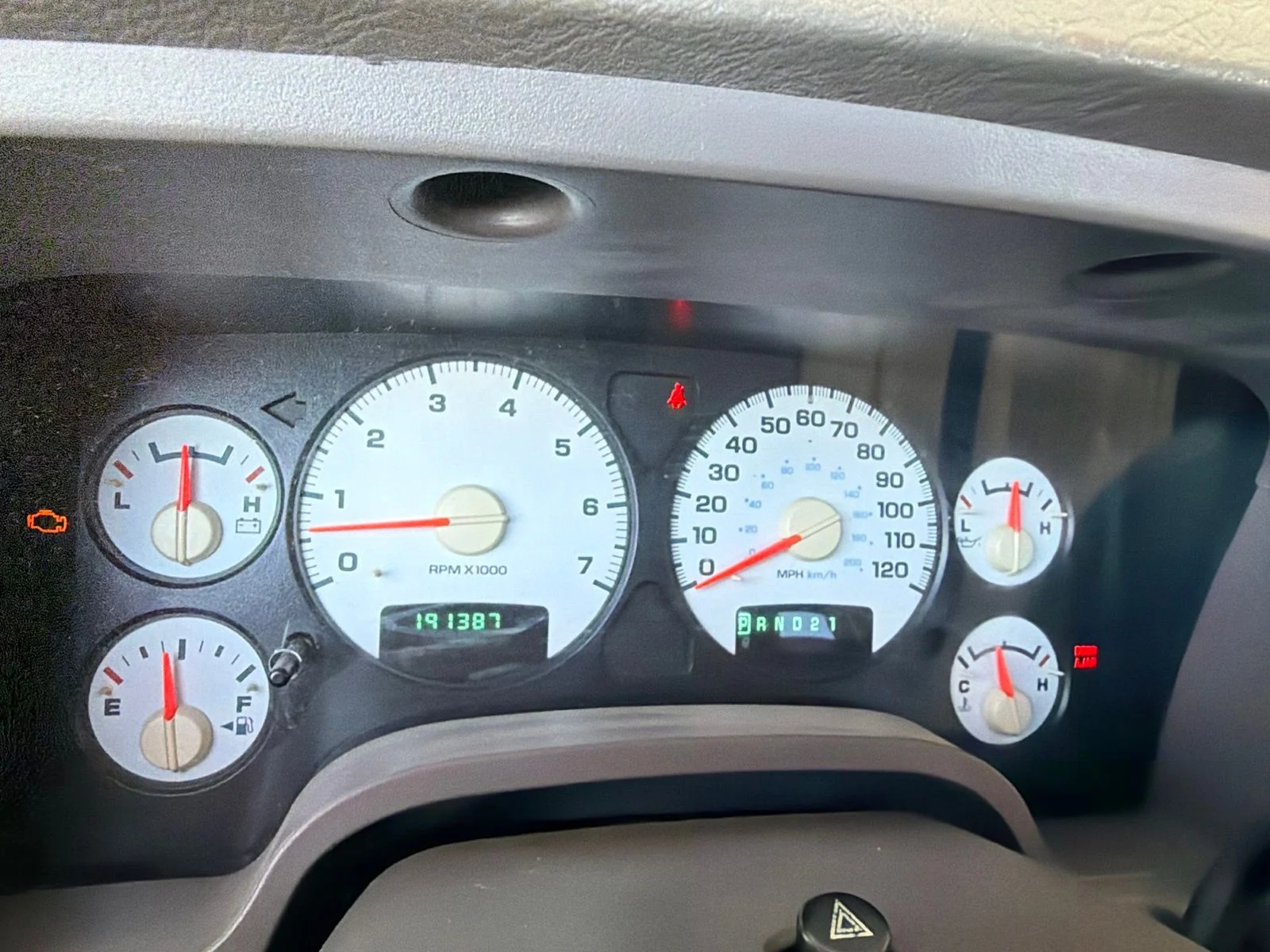 Used 2005 Blue Dodge SLT image 7