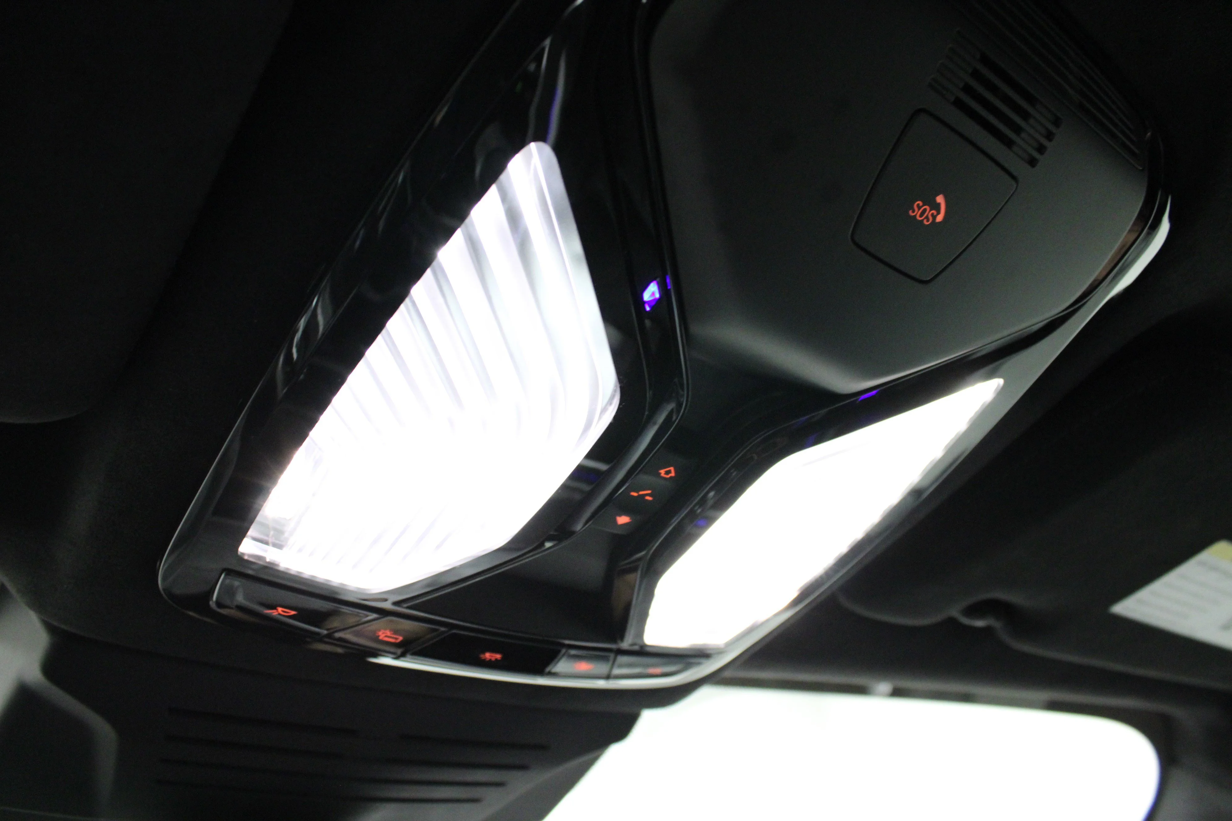 Used 2024 Black Sapphire Metallic BMW M60i image 24