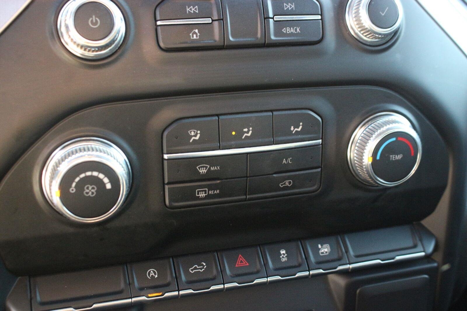 Used 2020 ONYX BLACK GMC Elevation image 25