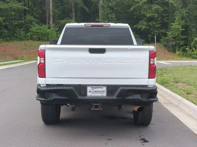 Used 2023 White Chevrolet Custom image 12