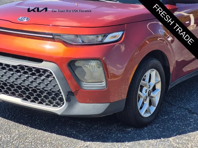 Used 2021 Orange Kia S image 7