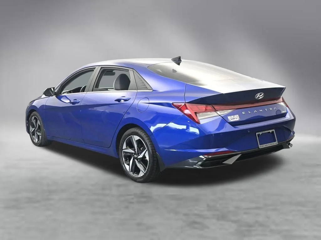 Used 2023 Blue Hyundai Limited image 4