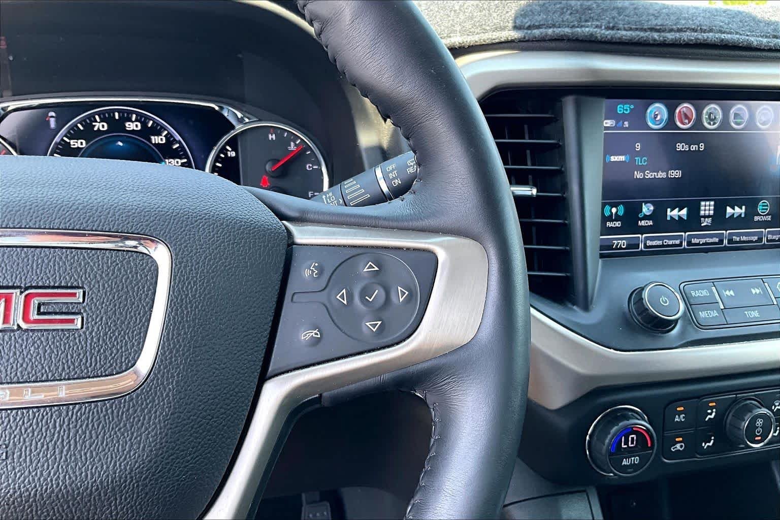 Used 2018 White Frost Tricoat GMC Denali image 21