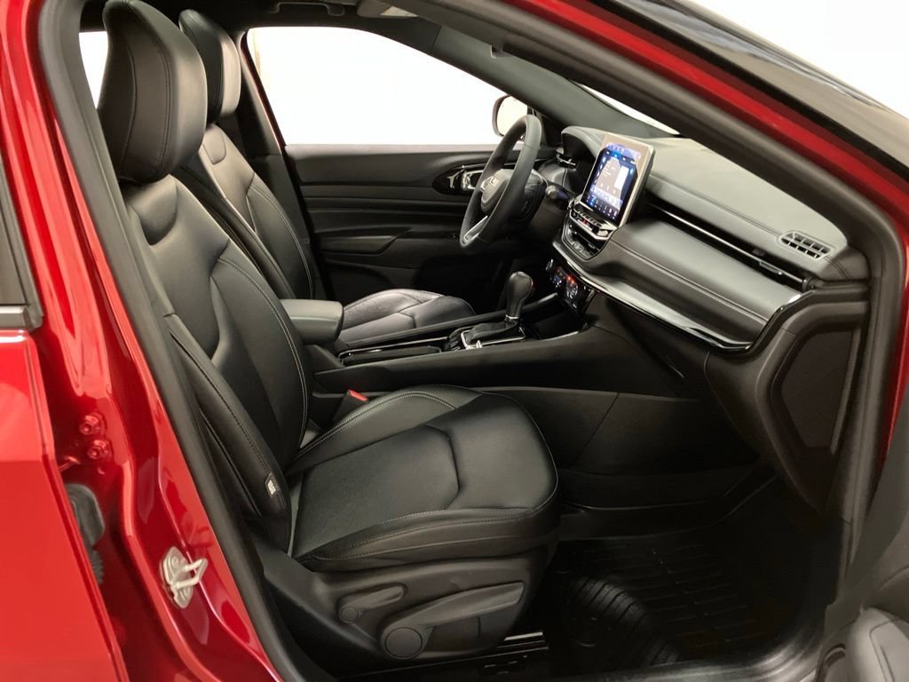 Used 2024 Red Hot Pearlcoat Jeep Limited image 21