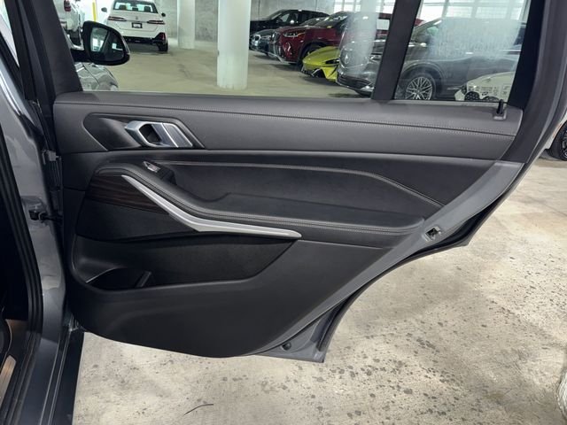Used 2024 Skyscraper Grey Metallic BMW xDrive40i image 11