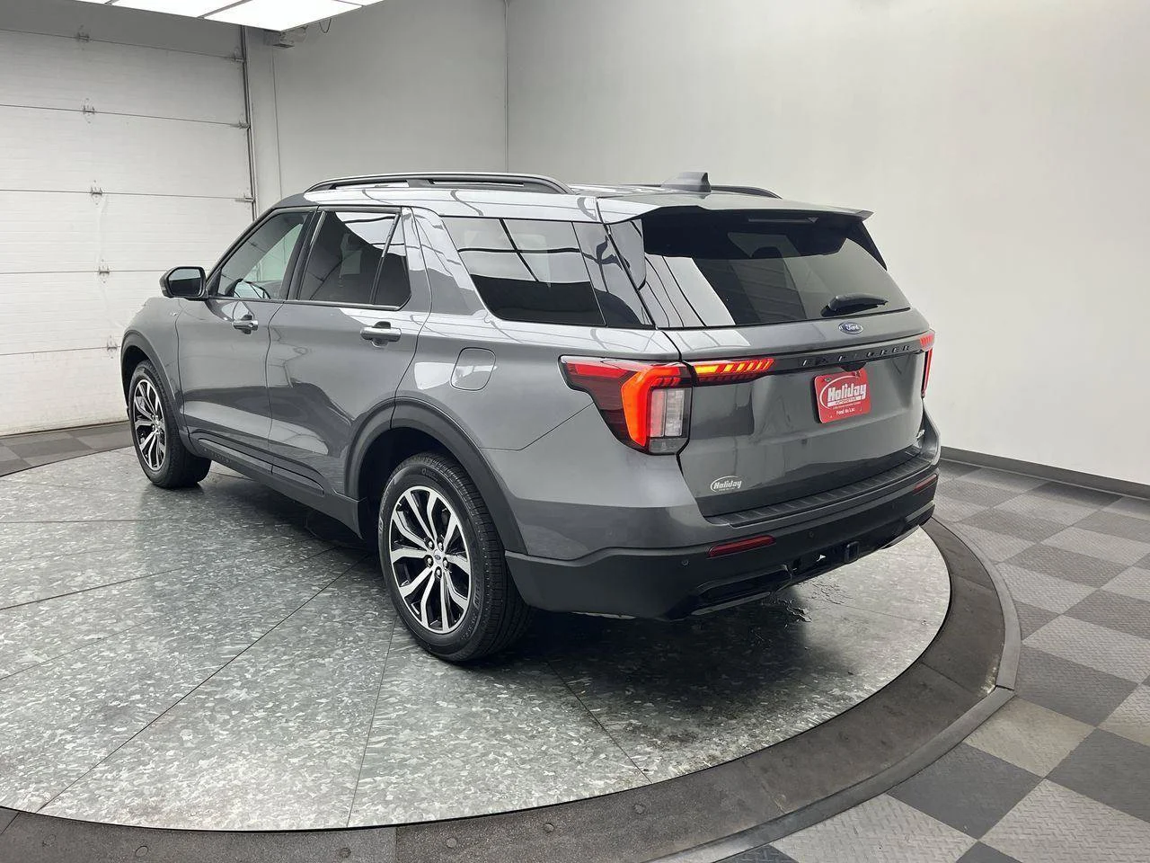 Used 2025 Gray Ford ST-Line image 2