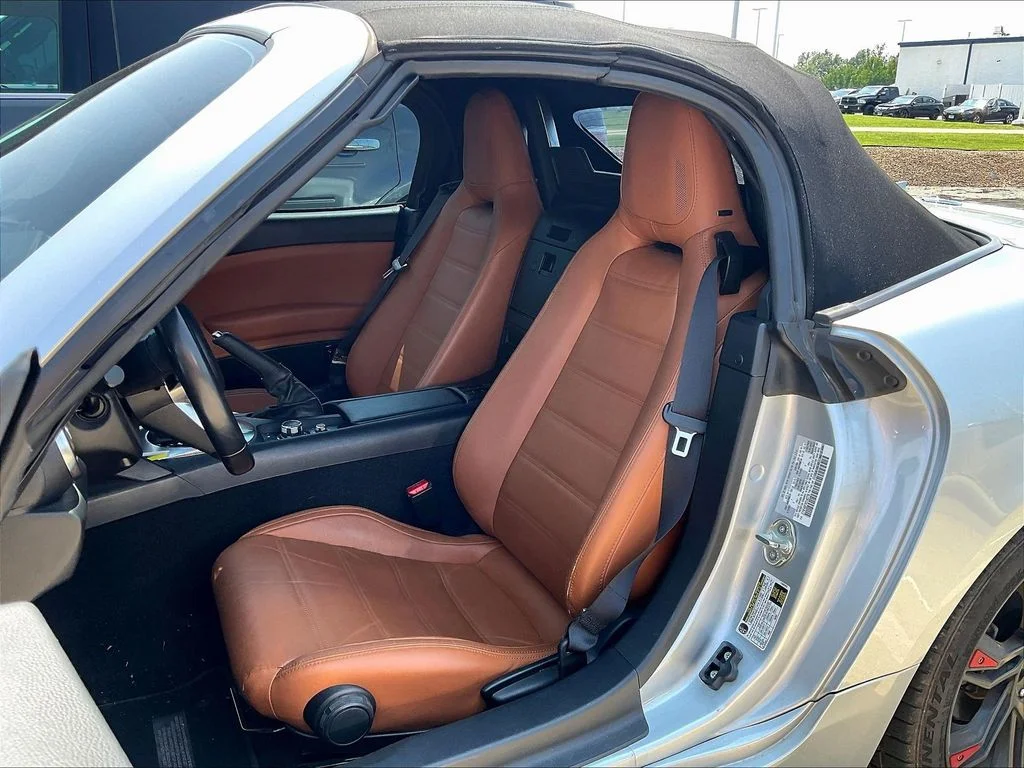 Used 2019 Silver FIAT Lusso image 6