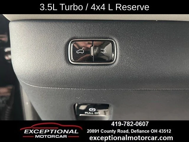 Used 2025 Black Lincoln Reserve image 36