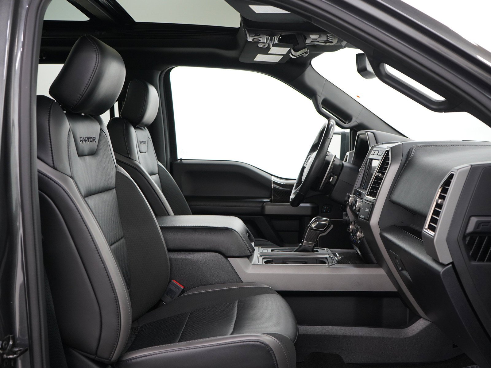 Used 2019 Magnetic Ford Raptor image 13