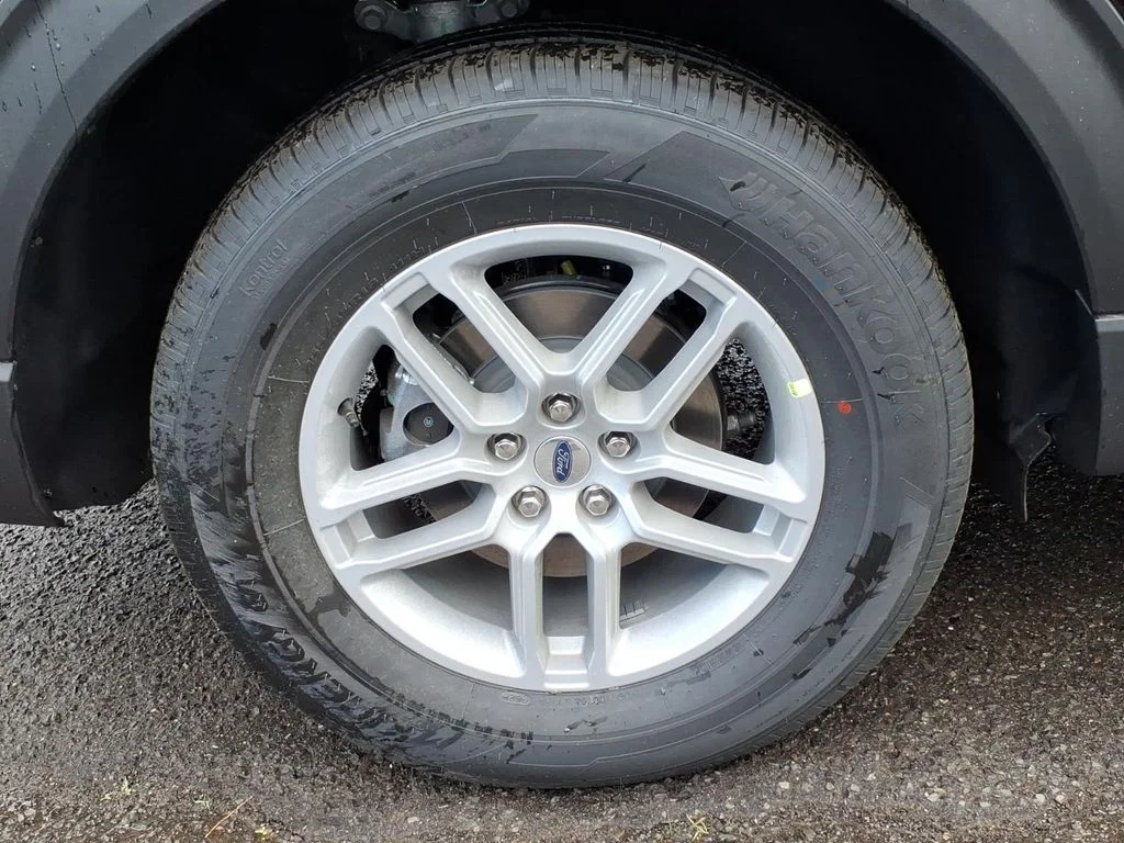 New 2026 Agate Black Metallic Ford Active image 7