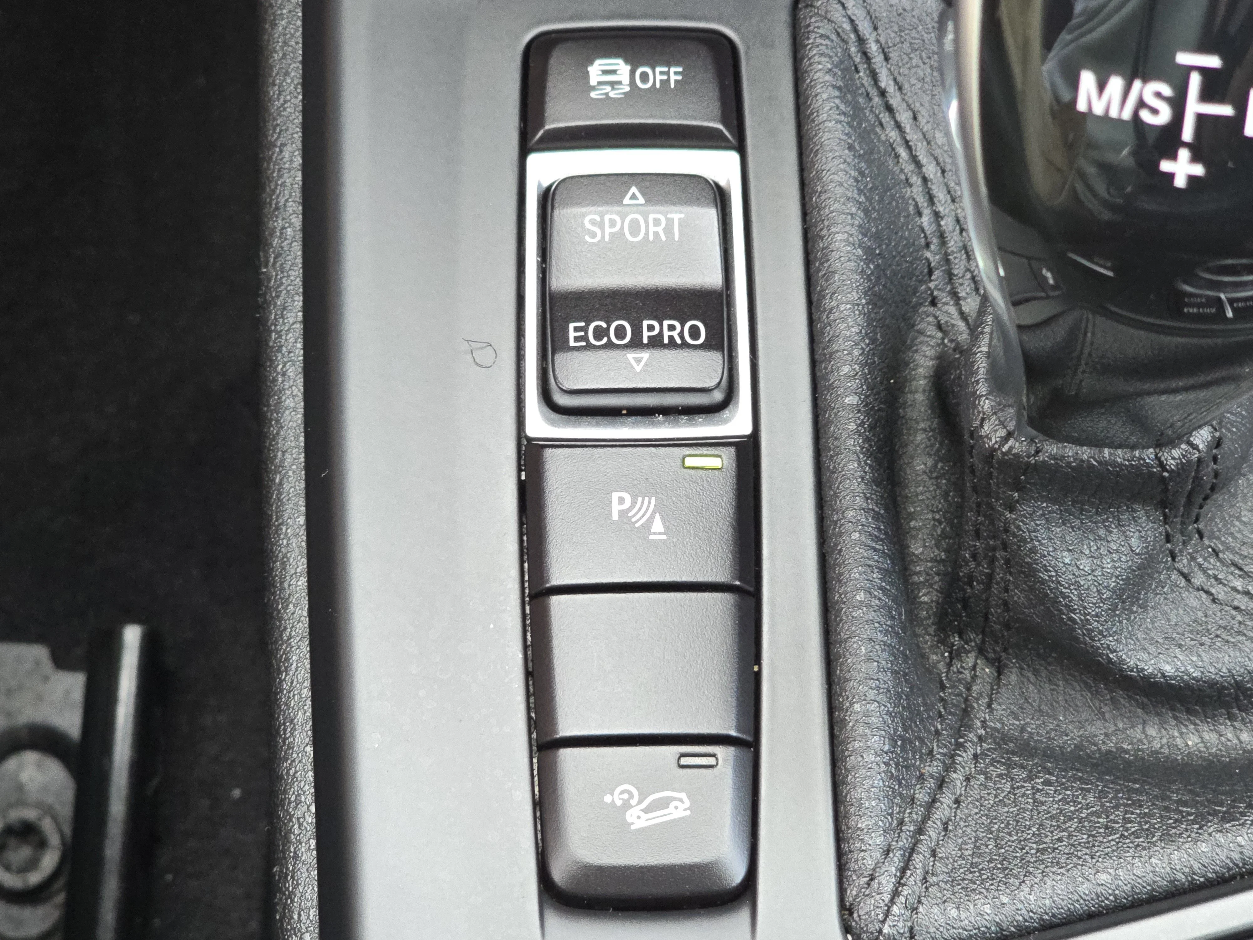 Used 2020 Dark Olive Metallic BMW xDrive28i image 28