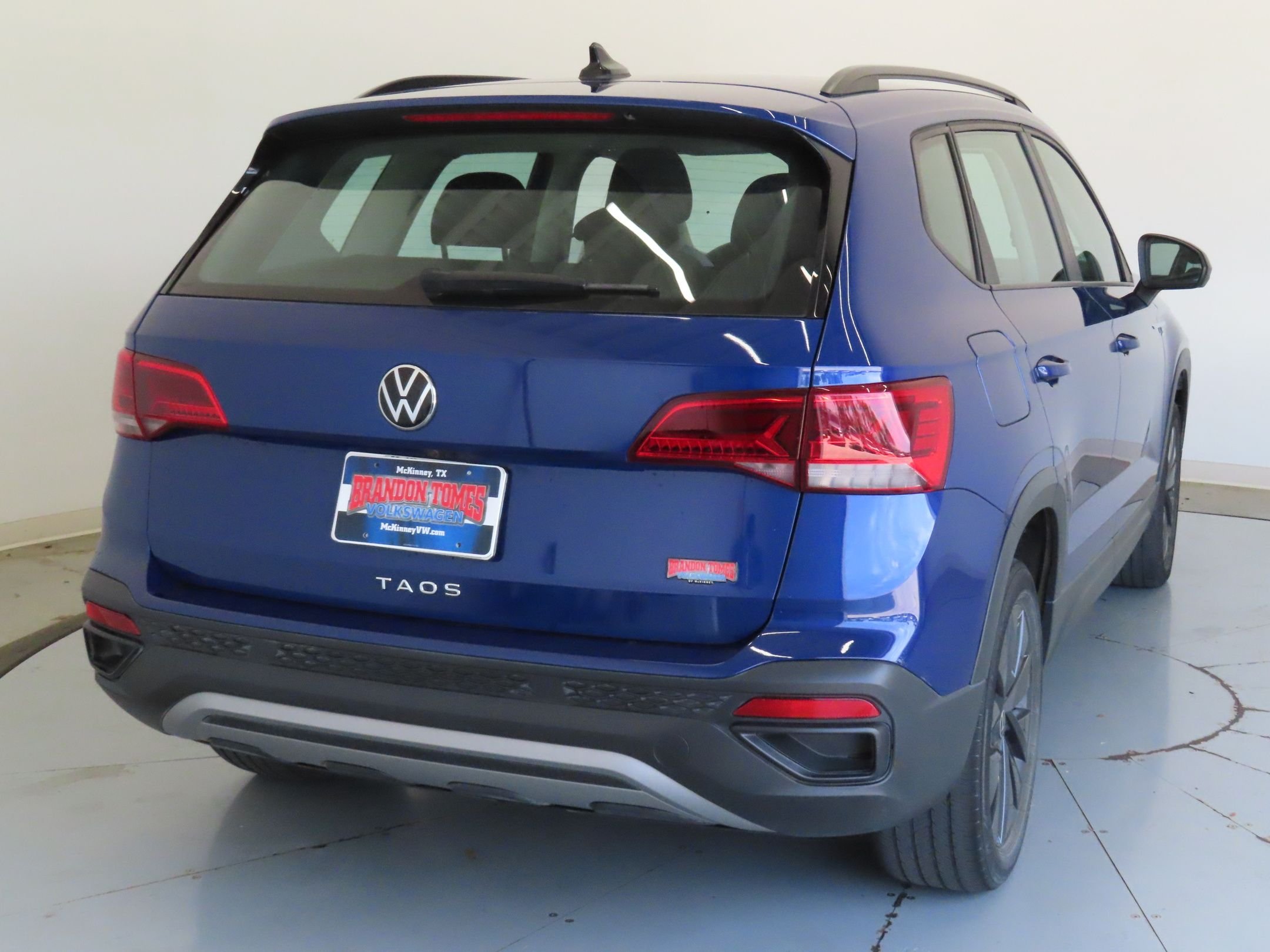 Used 2023 Blue Volkswagen 1.5T S image 3