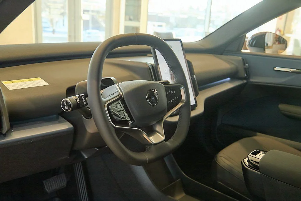 New 2026 Crystal White Volvo Plus image 10