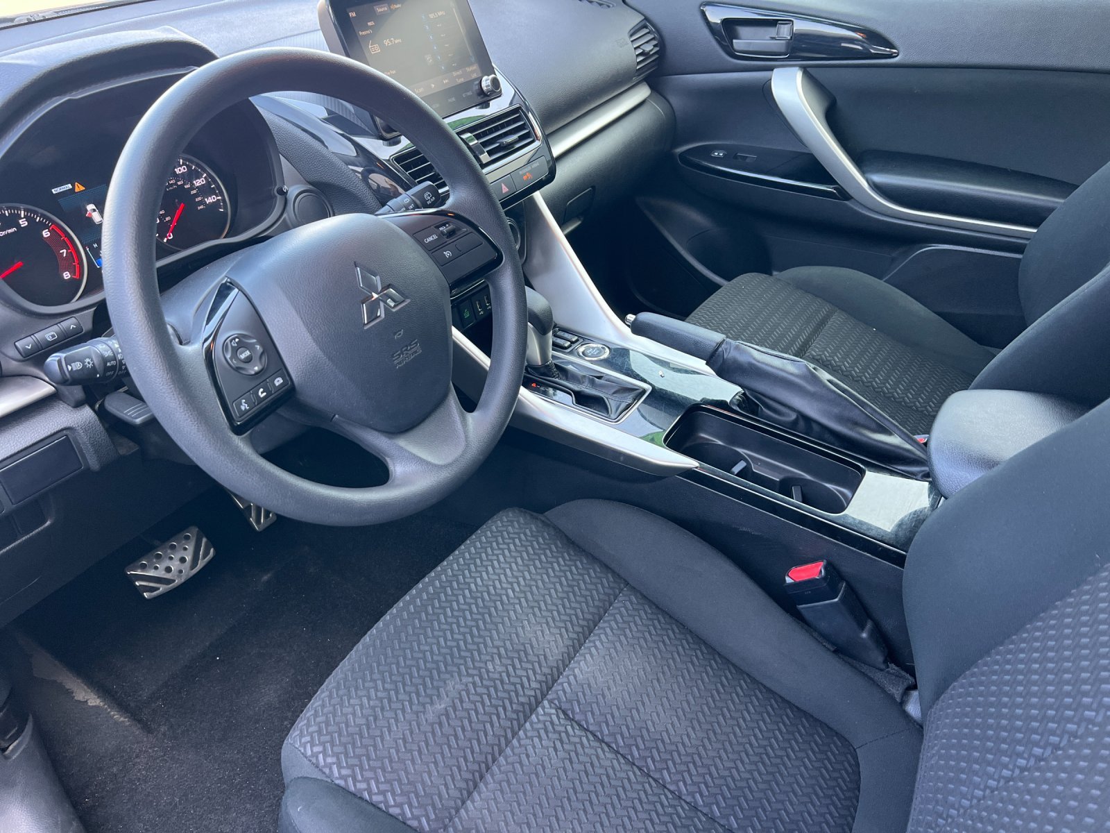 Used 2023  Mitsubishi LE image 10