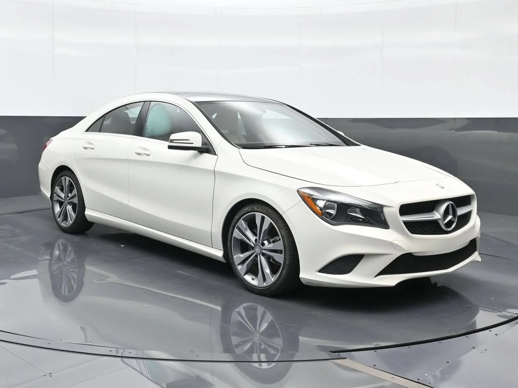 Used 2016  Mercedes-Benz CLA 250 image 4