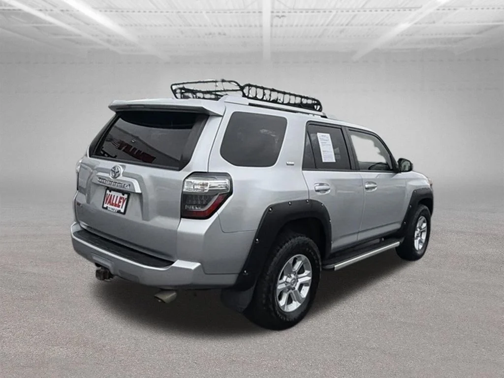 Certified Used 2018 Classic Silver Metallic Toyota SR5 image 13