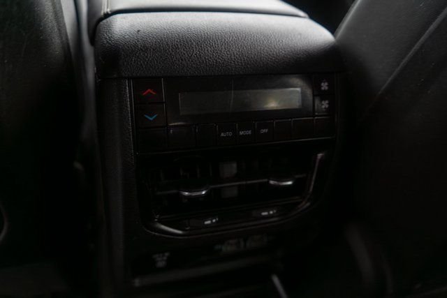 Used 2023 White Jeep Laredo image 12