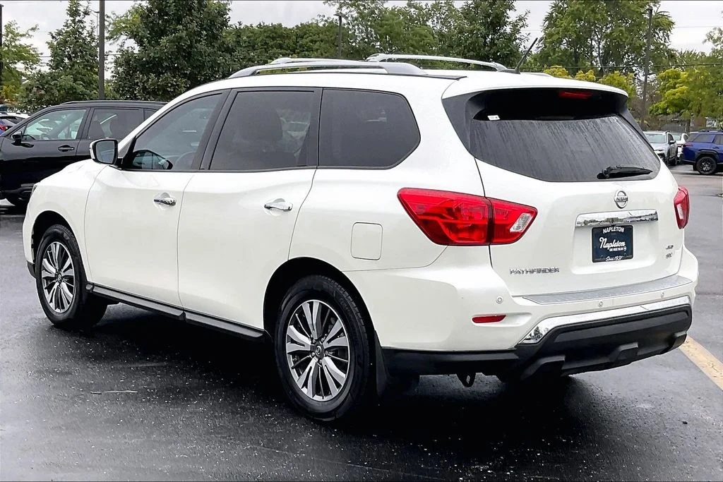 Used 2018 White Nissan SV image 13
