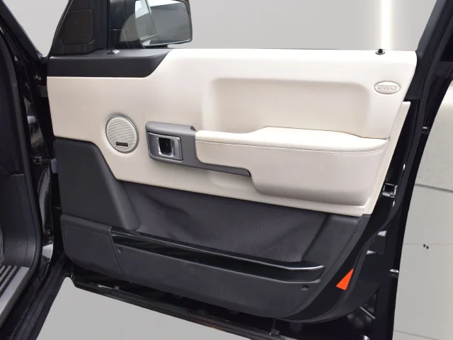 Used 2006 Black Land Rover Supercharged image 29