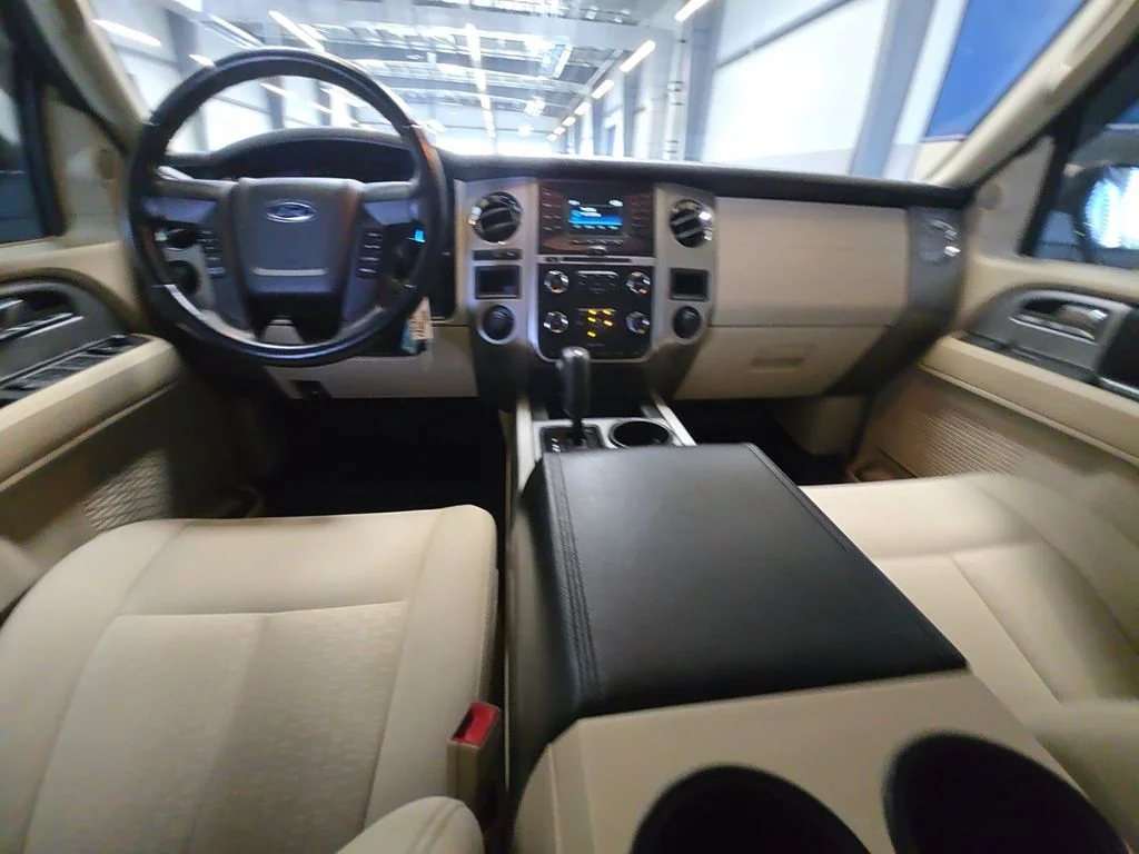 Used 2015 Gray Ford XLT image 27