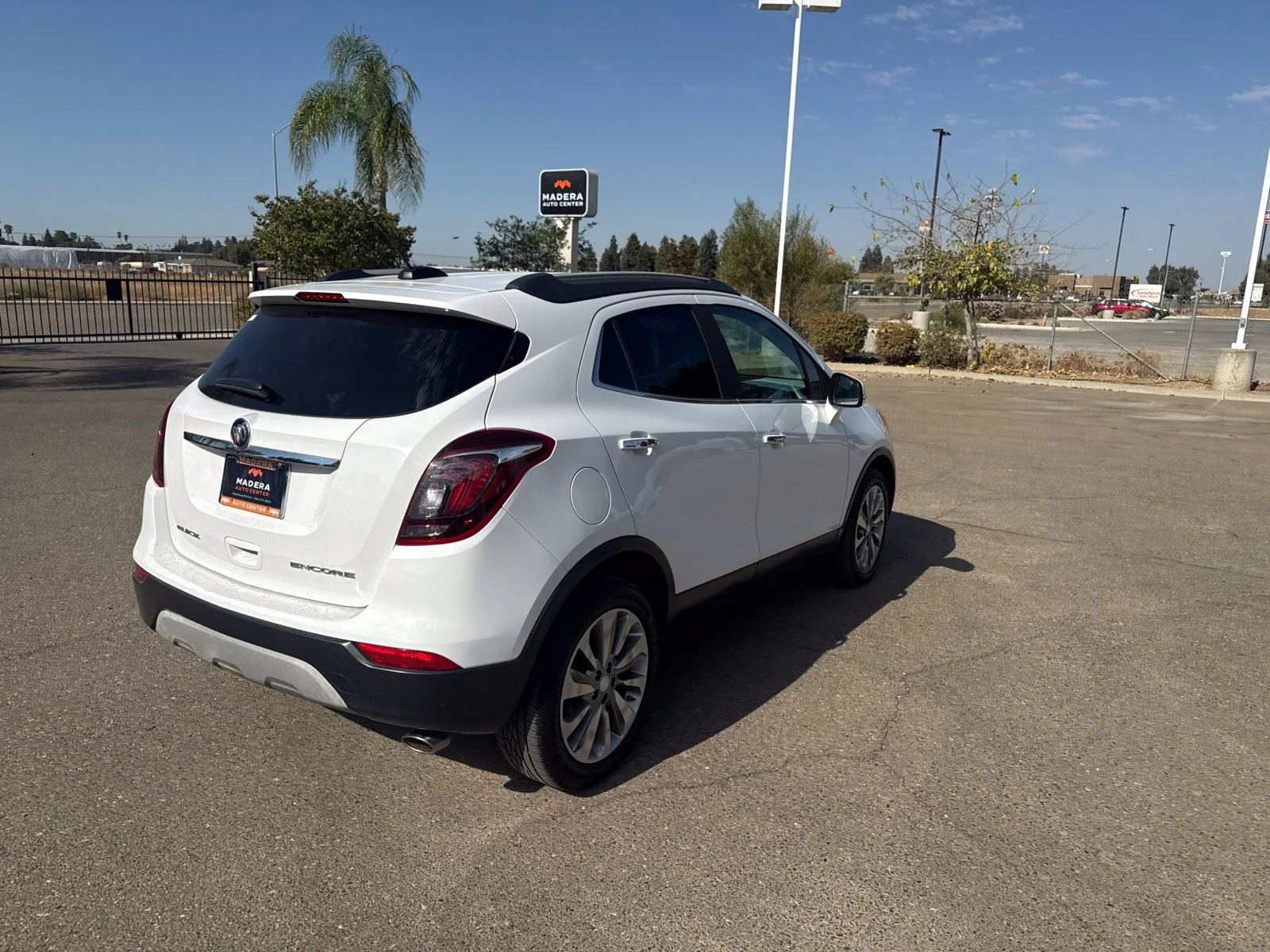 Used 2017 White Buick Preferred image 7