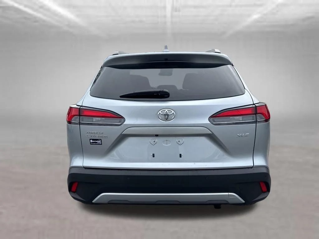 Used 2023 Silver Toyota XLE image 4