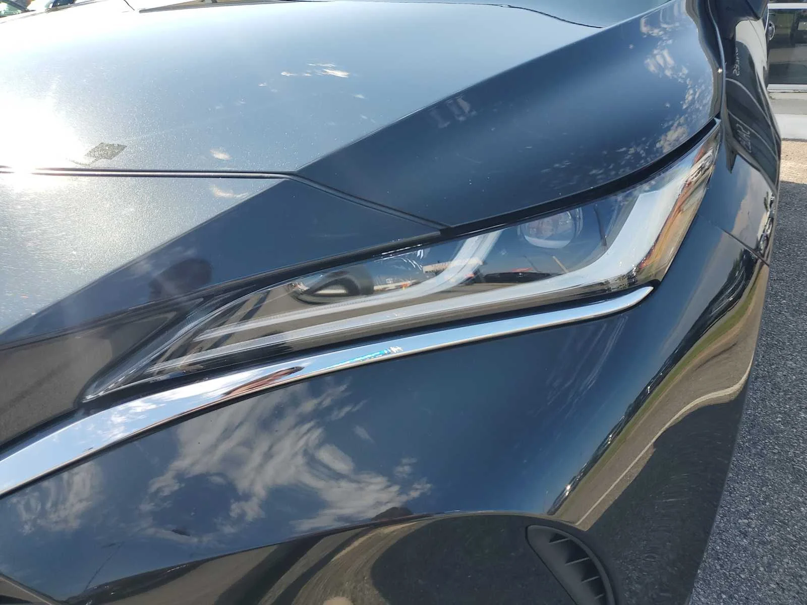 2022 Toyota Venza Limited - Photo 12