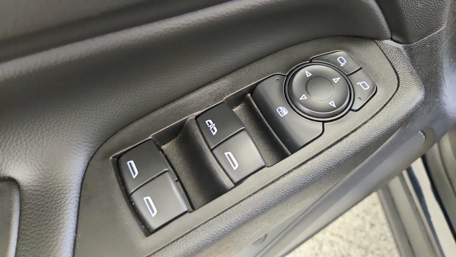 Used 2020 MIDNIGHT BLUE METALLIC Chevrolet LT image 23