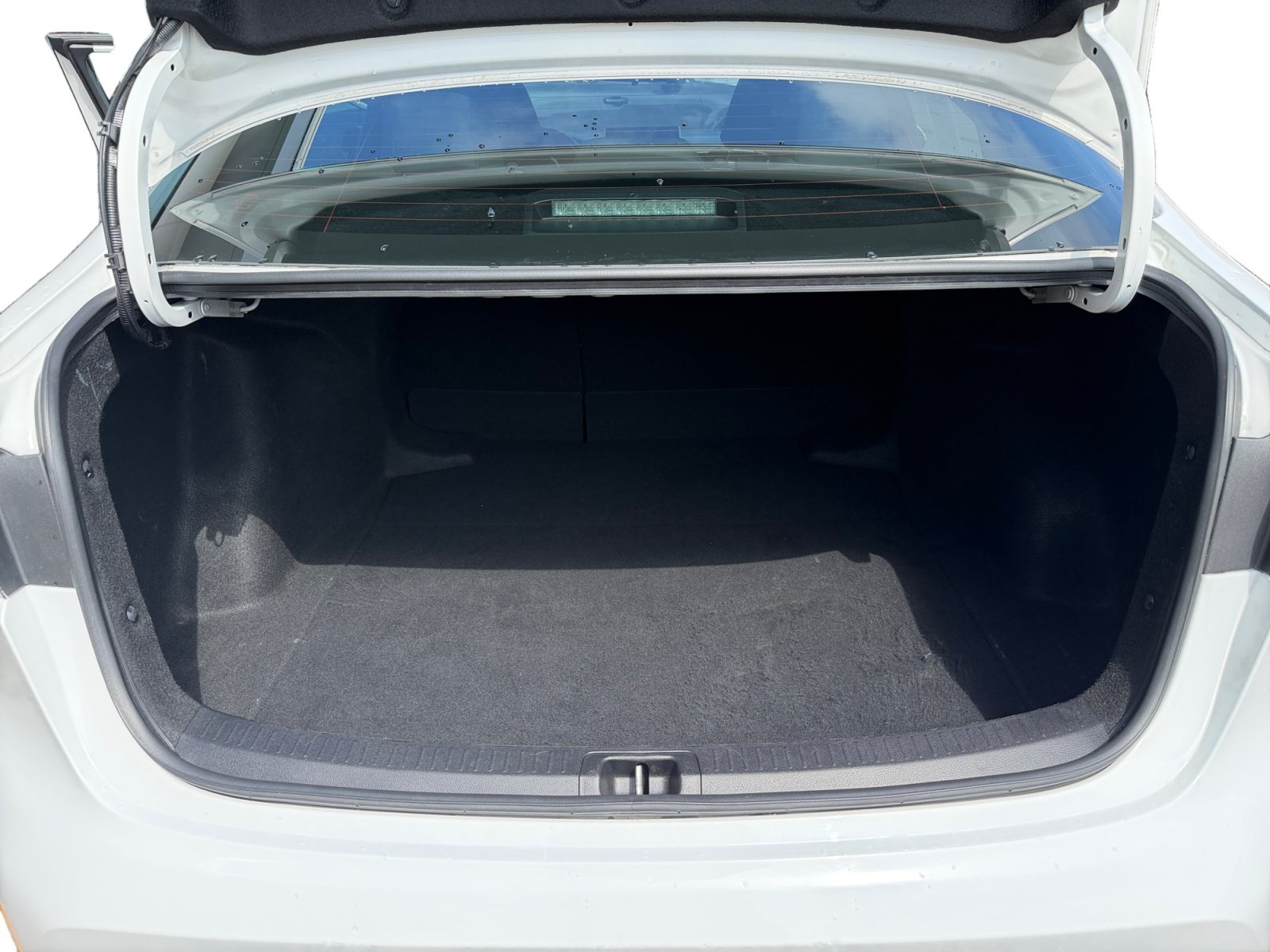 Used 2020 Super White Toyota LE image 34