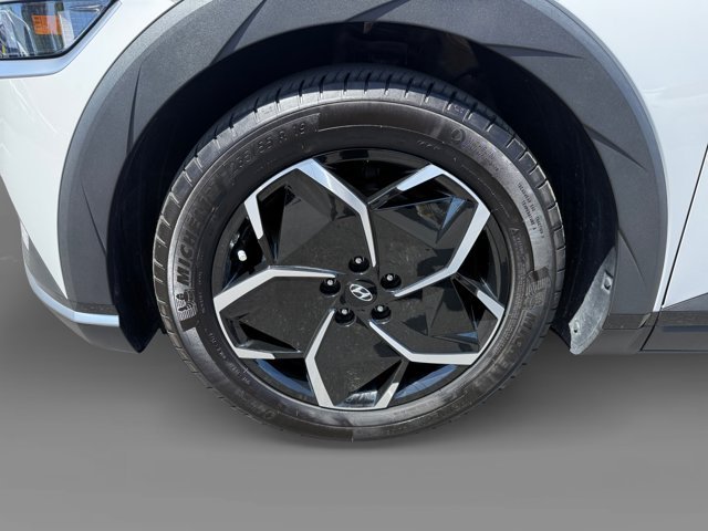 Used 2024 Cyber Gray Hyundai SEL image 9