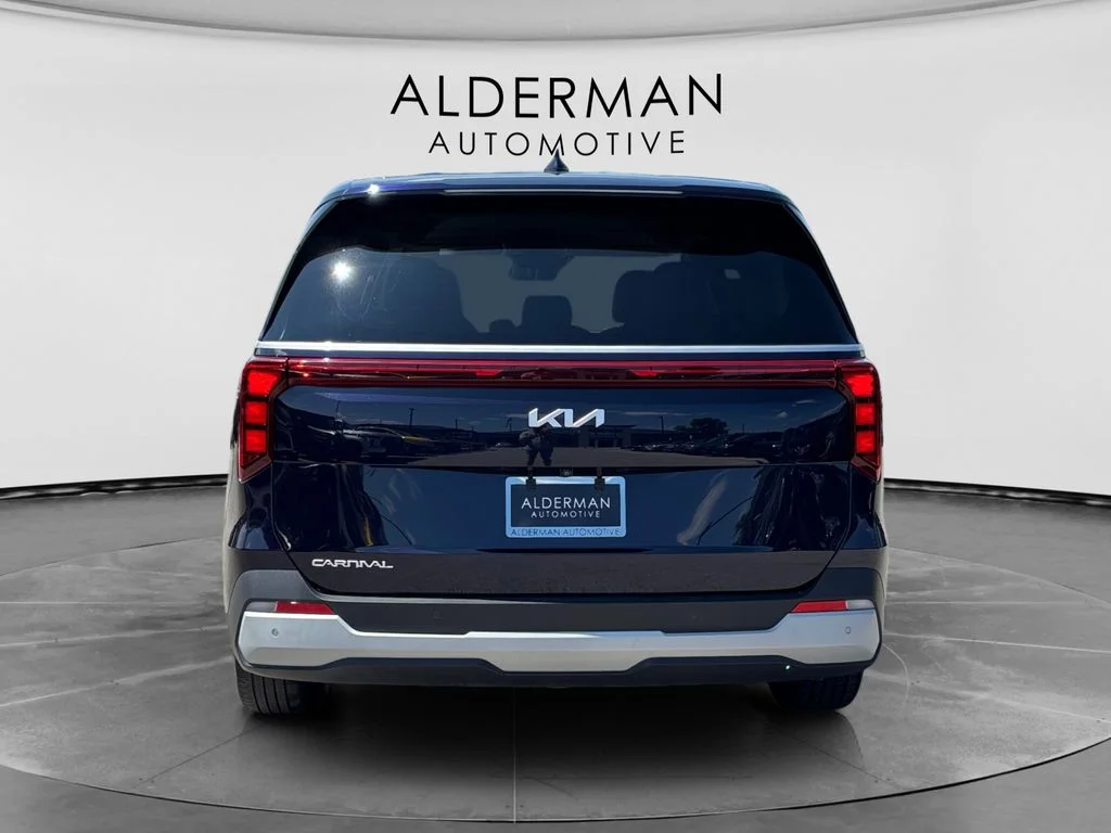 Used 2025 Blue Kia LXS image 4