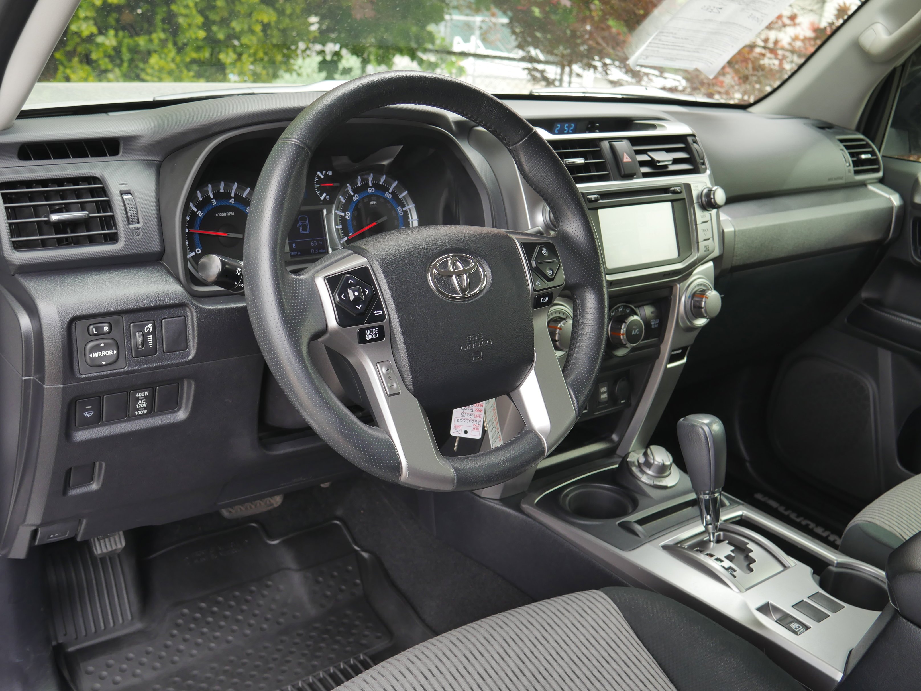 Used 2018 Classic Silver Metallic Toyota SR5 image 4