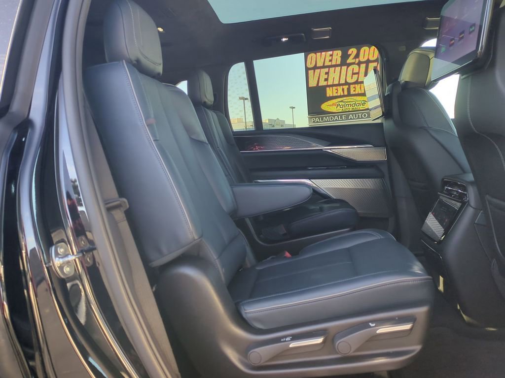 2025 Cadillac Escalade IQ Sport 2 - Photo 37