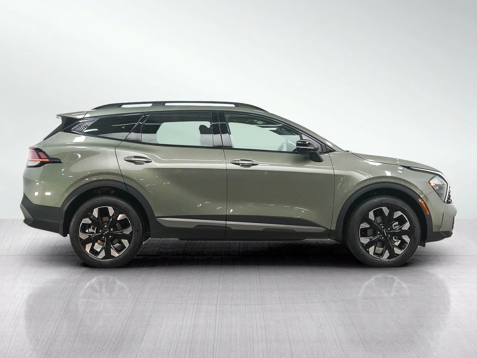 Used 2023 Jungle Green Kia X-Line AWD Premium Package image 7