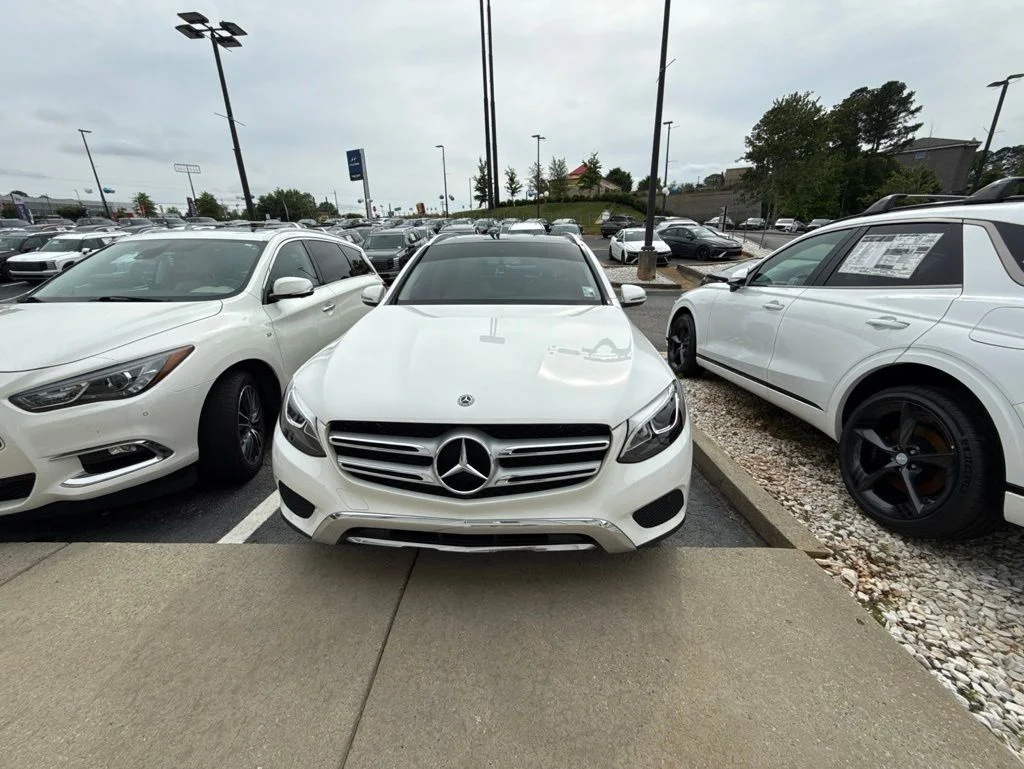 Used 2019  Mercedes-Benz GLC 300 image 2