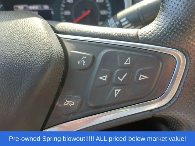 Used 2025 White Chevrolet LT image 27