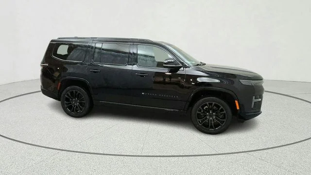 New 2026 High Gloss Black Exterior Paint Jeep Summit Obsidian image 11