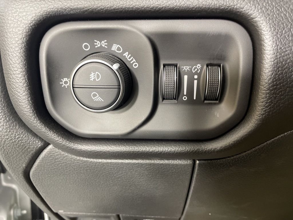 New 2026 Silver-Zynith Exterior Paint RAM Laramie image 26
