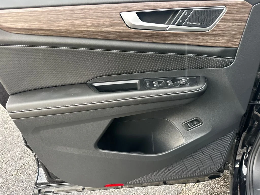 New 2026  Volkswagen 2.0T SEL Premium R-Line image 13