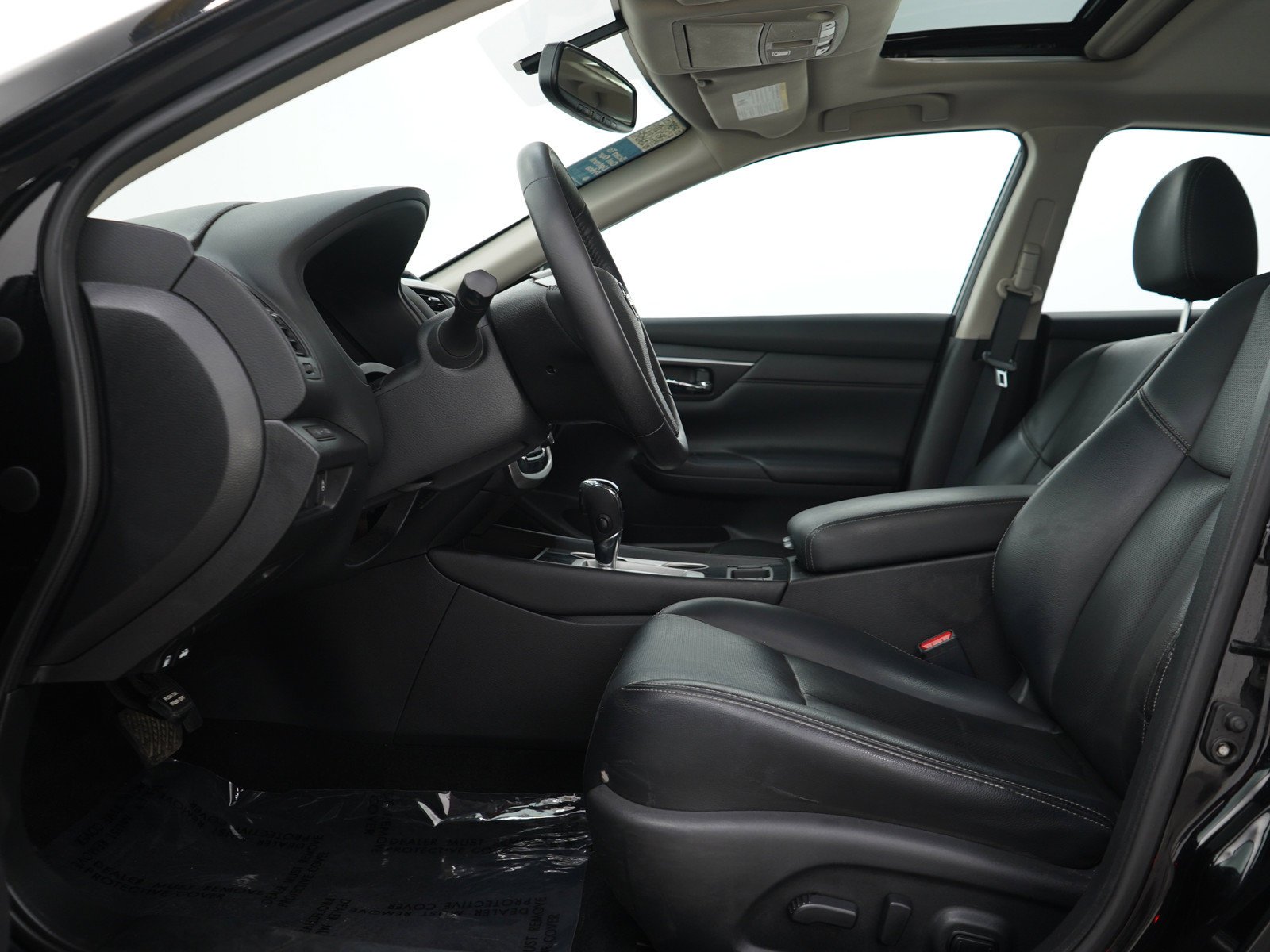 Used 2018 Super Black Clearcoat Nissan 2.5 SL Sedan image 17
