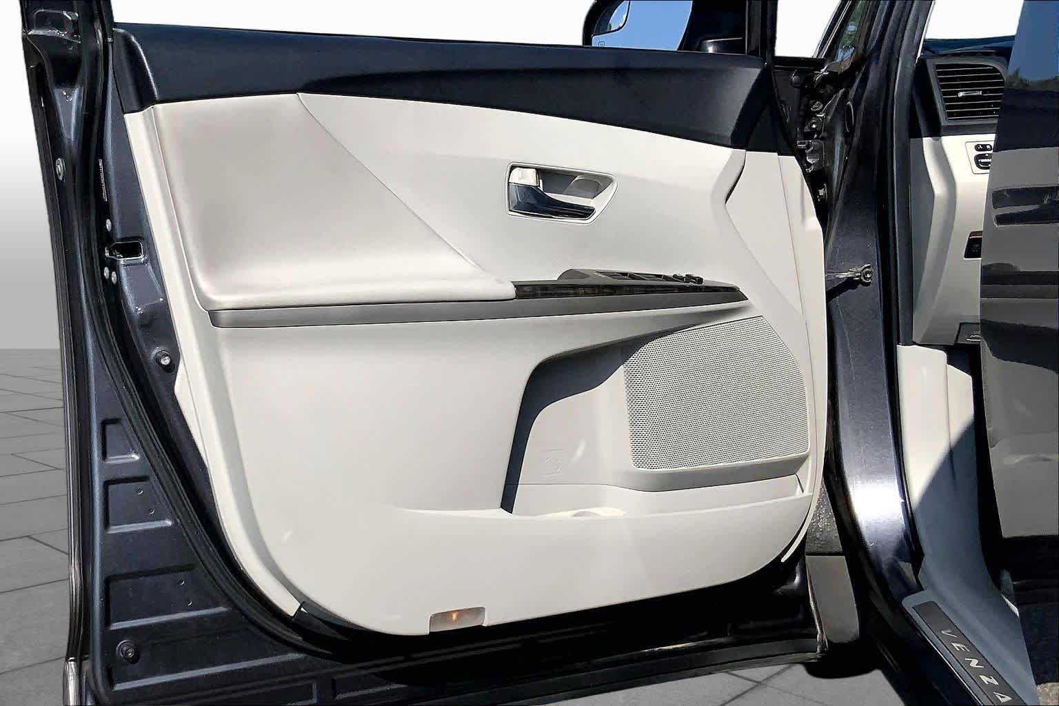 Used 2013 Magnetic Gray Metallic Toyota LE image 21