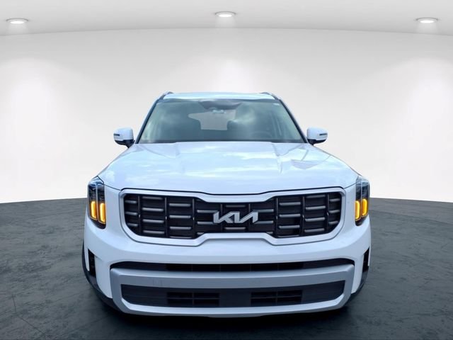 Used 2025 White Kia S image 4