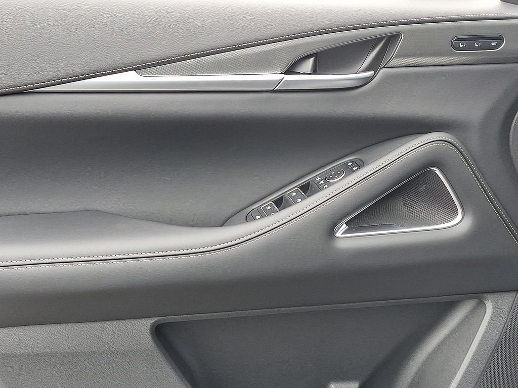 New 2026 MINERAL BLACK INFINITI Luxe AWD image 9