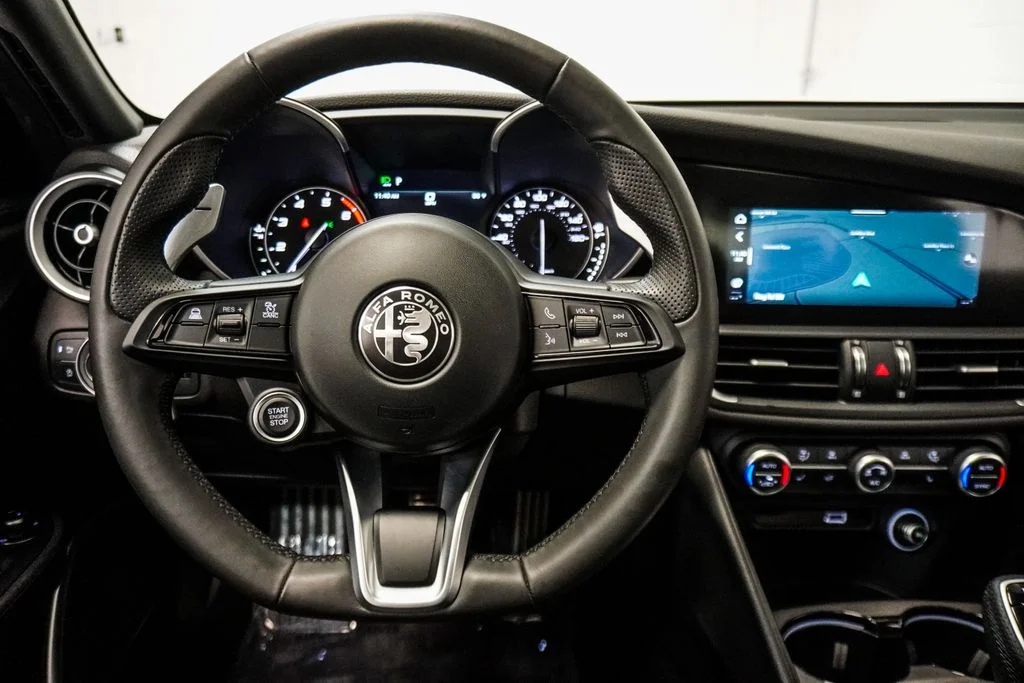 Used 2022 White Alfa Romeo Veloce image 16